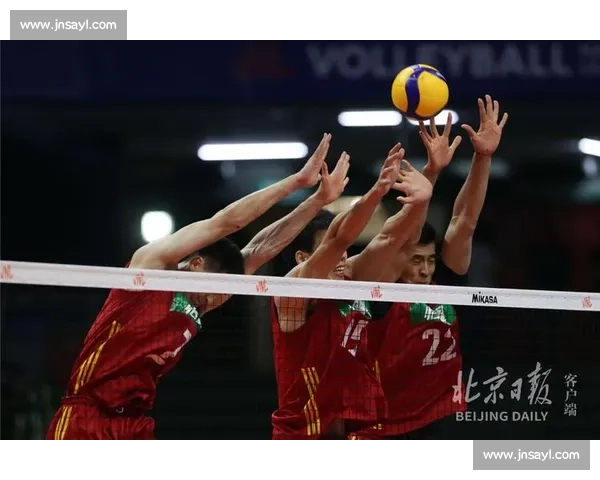 纳帅确认阵容微调 赛前密谈筑牢战术共识 纳帅确认阵容微调 赛前密谈筑牢战术共识