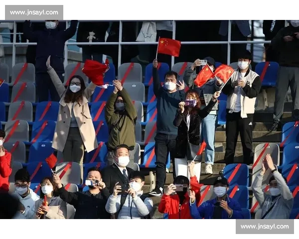 雨夜燃球城!自贡主场 31 领跑,球迷热血筑后盾 雨夜燃球城!自贡主场 31 领跑,球迷热血筑后盾
